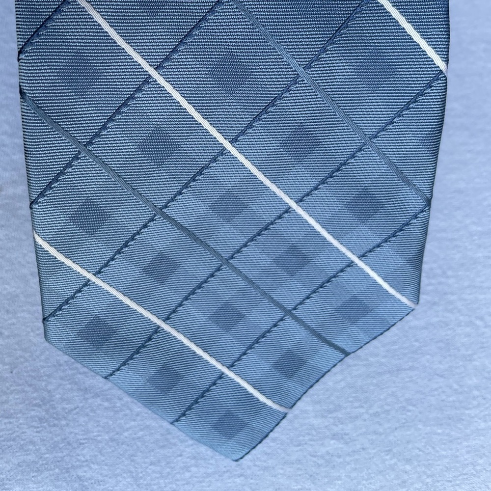 Haines & Bonner of London Handmade Silk 3 1/2in W 58 1/2in L Fashion Design Tie